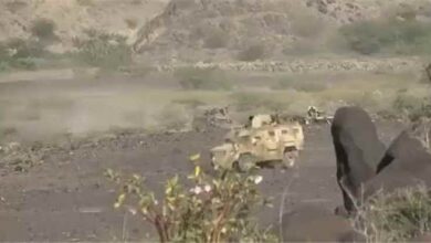 معارك عنيفة في البرح غربي تعز.. عشرات القتلى والجرحى في صفوف الحوثيين