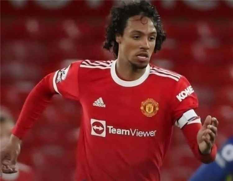 مفاجأة سارة لعشاق الكرة اليمنية.. لاعب من أكاديمية مانشستر يونايتد ينضم للأحمر