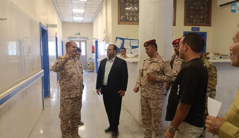 مكتب التخطيط والتعاون الدولي بمأرب يبحث دعم احتياجات المستشفى العسكري ومشاريعه التطويرية