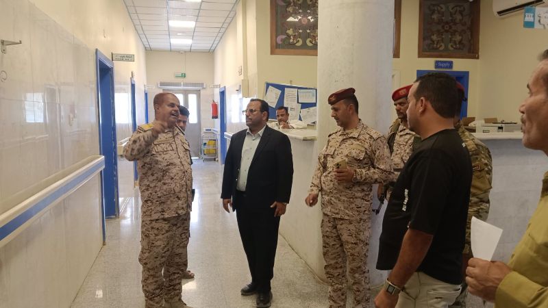 مكتب التخطيط والتعاون الدولي بمأرب يبحث دعم احتياجات المستشفى العسكري ومشاريعه التطويرية