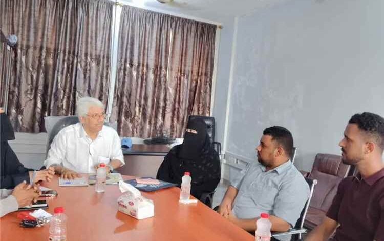 مكتب السياحة بعدن يناقش مع مؤسسة مظلة تطوير كورنيش ساحل أبين