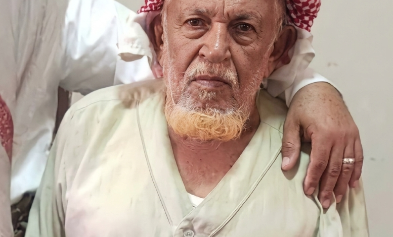 مليشيا الحوثي تقتحم منزل رجل في التسعين من عمره وتنهب ممتلكاته وتدمر مصدر رزقه