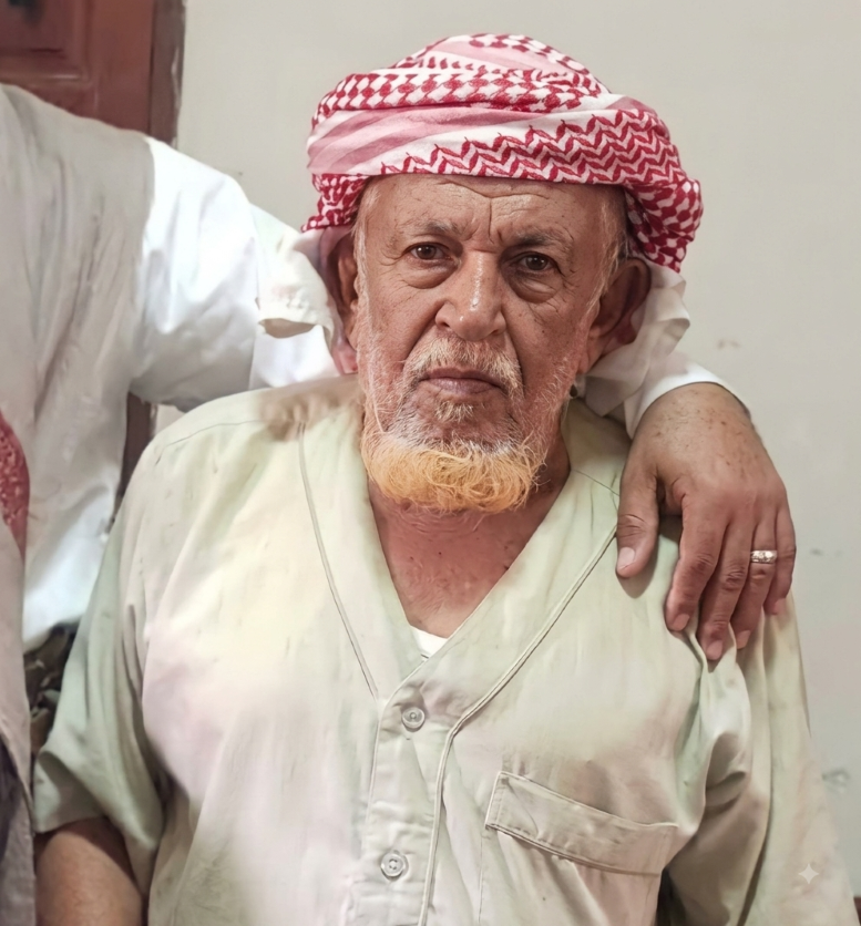 مليشيا الحوثي تقتحم منزل رجل في التسعين من عمره وتنهب ممتلكاته وتدمر مصدر رزقه