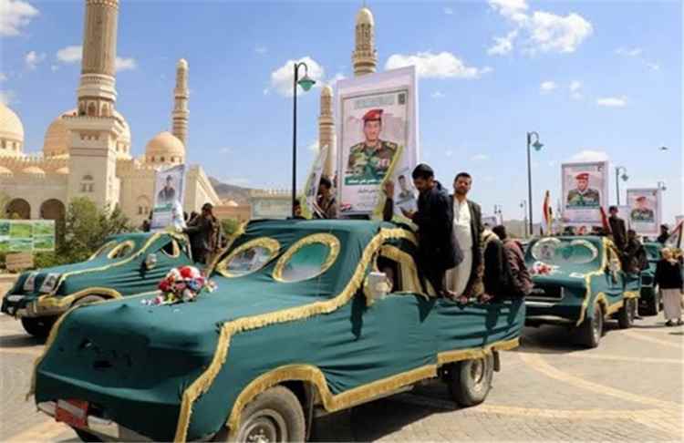 المشهد اليمني - منصة استخباراتية: مصرع 30 قياديا ميدانيا حوثيا بنيران القوات الحكومية