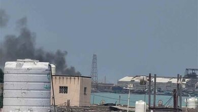 منظمات تعز: استهداف المخا جريمة حرب واعتداء ممنهج على المدنيين والأعيان المدنية والبنية التحتية