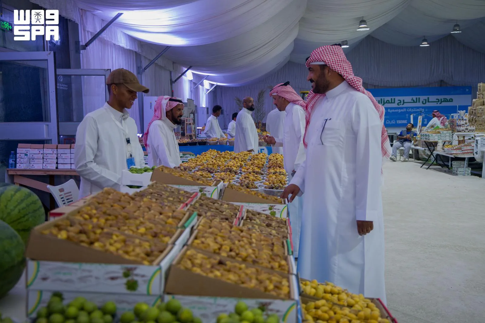 مهرجان الخرج للمزارعين يبيع 78 طناً من التمور بـ498 ألف ريال في 5 أيام