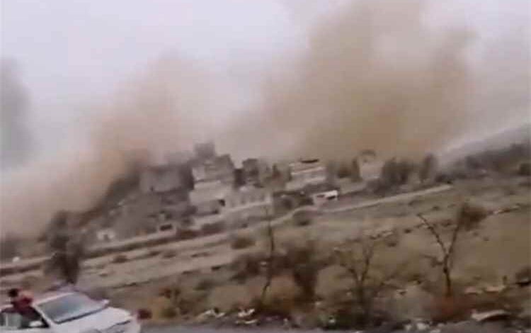 المشهد اليمني - ميليشيا الحوثي تفجّر منزل شيخ قبلي بارز في البيضاء