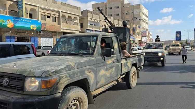 المشهد اليمني - ميليشيا الحوثي تقر بمصرع 3 من عناصرها بينهم ضابطان