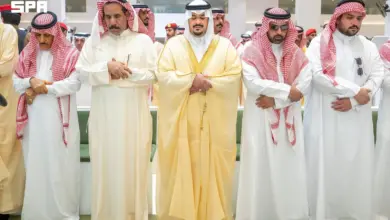 نائب أمير الرياض يؤدي صلاة الميت على مدير شرطة المنطقة الأسبق