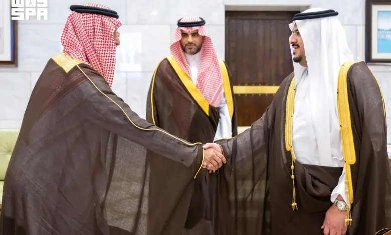 نائب أمير الرياض يستقبل رئيس هيئة العقار ويطّلع على تقرير التوازن العقاري 2025-2026