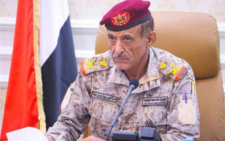 نائب رئيس هيئة الأركان ينفي تصريحًا منسوبًا إليه ويحذر من أخبار تستهدف شق الصف الوطني