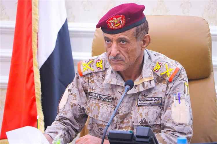 نائب رئيس هيئة الأركان ينفي تصريحًا منسوبًا إليه ويحذر من أخبار تستهدف شق الصف الوطني