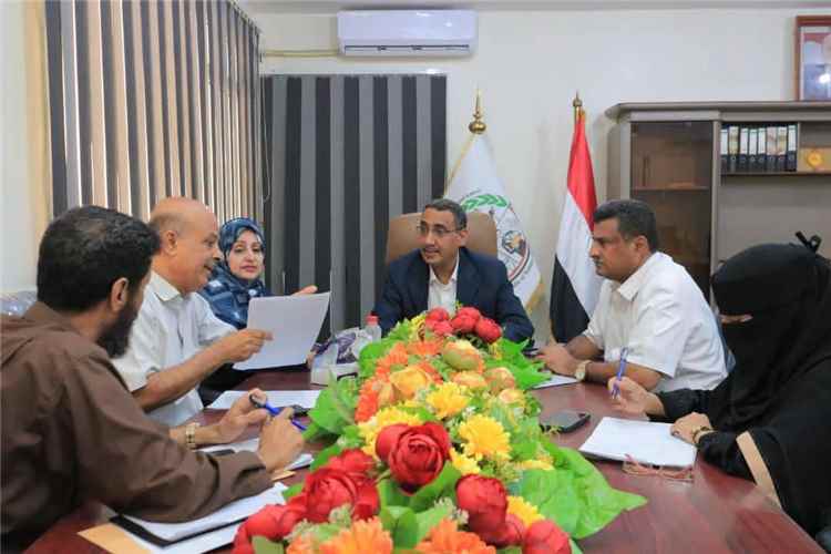 المشهد اليمني - نائب وزير التعليم الفني يناقش النتائج النهائية للمنح المغربية وإجراءات الإعلان عن المنح الجزائرية