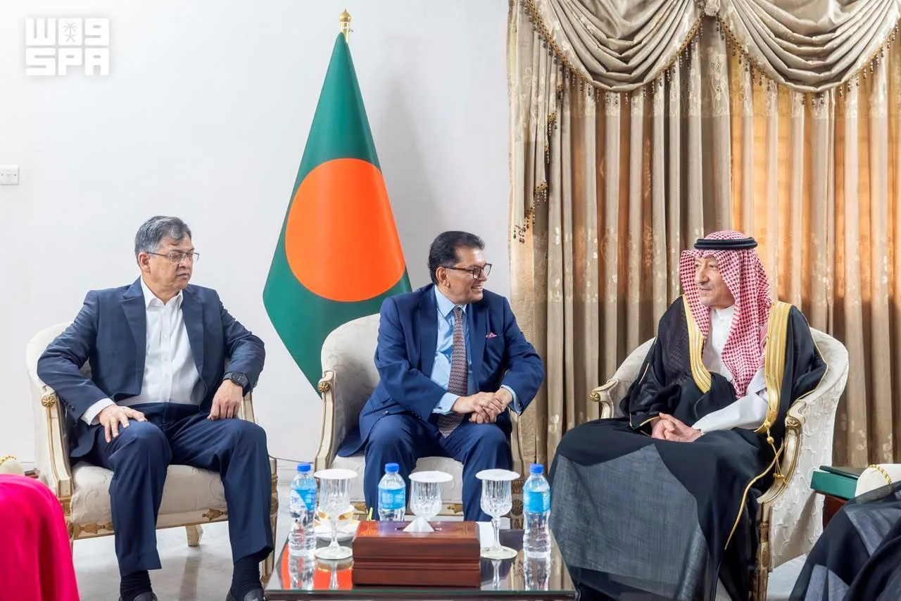 نائب وزير الخارجية الخريجي يلتقي وزيري خارجية بنغلاديش وداخليتها