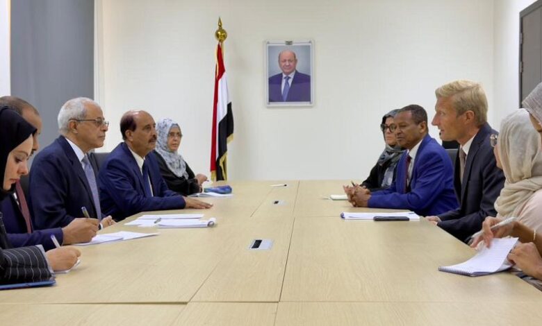 نائب وزير الخارجية يبحث مع برنامج الأغذية العالمي تعزيز الاستجابة الإنسانية في اليمن