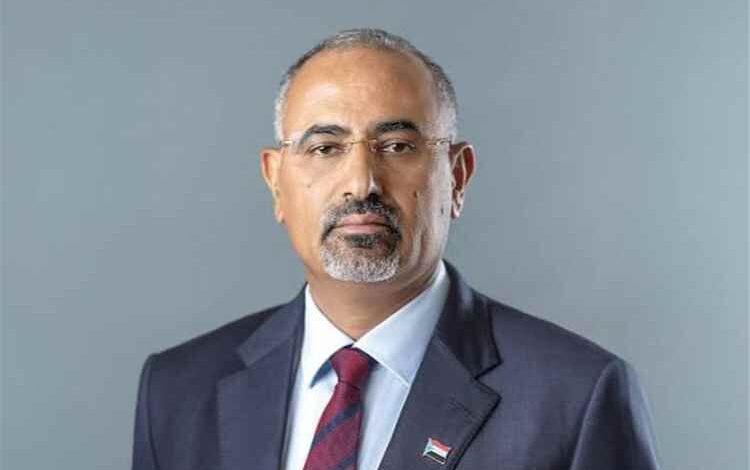 المشهد اليمني - ناشط انتقالي يهدد من يزيل صورة الزبيدي بالقتل