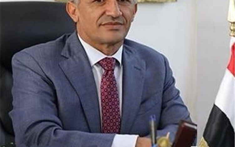 نايف القانص: "مات اليمني.. وبقيت الشعارات" يثير تساؤلات حول كلفة الحرب على اليمنيين