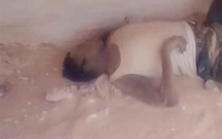 نهاية مأساوية لمهاجر افريقي في صحراء المهرة