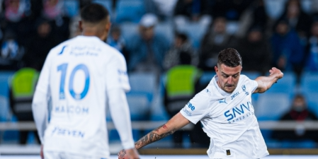 نيفيز يزاحم أسطورة الهلال.. صراع مثير على عرش صانعي الأهداف