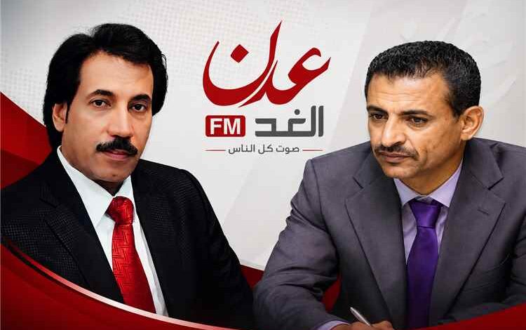هاني البيض لمنصور زيد : ماتخليك في حالك وتركز على محافظتك لحج بدلاً عن حضرموت