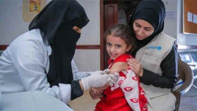 وزارة الصحة تحذر: عرقلة التحصين تهدد حياة 5 ملايين طفل وتفتح الباب لعودة الأوبئة