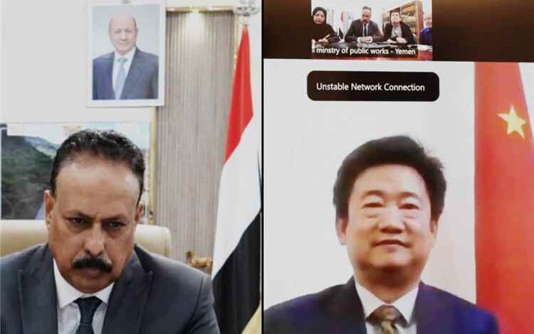 وزير الأشغال يبحث مع القائم بأعمال السفارة الصينية تعزيز التعاون التنموي