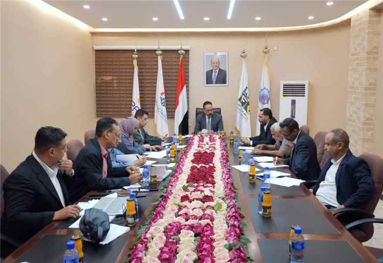 وزير الأشغال يرأس اول اجتماع لمجلس إدارة المؤسسة العامة للطرق والجسور في عدن