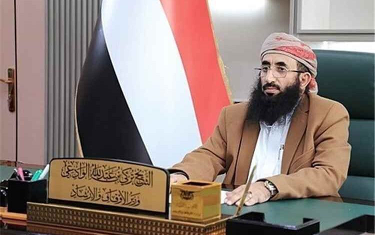 وزير الأوقاف والإرشاد يؤكد أهمية الدعاء لولاة الأمر ويدعو إلى ترسيخ مفاهيم النصيحة ووحدة الصف
