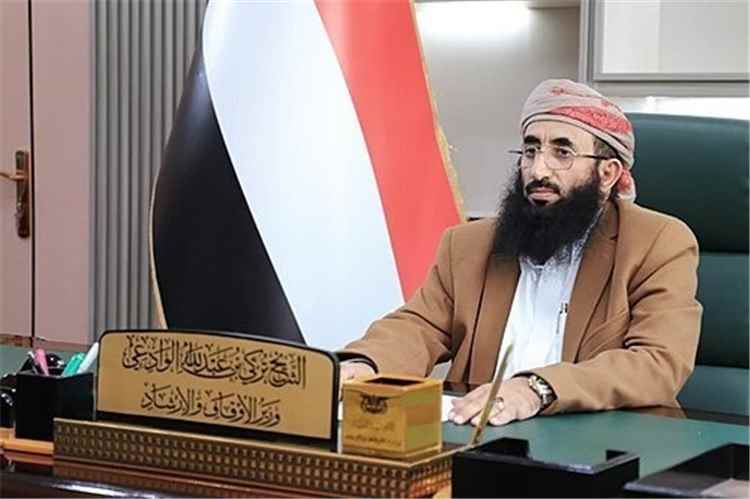 وزير الأوقاف والإرشاد يؤكد أهمية الدعاء لولاة الأمر ويدعو إلى ترسيخ مفاهيم النصيحة ووحدة الصف