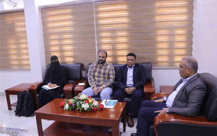 وزير التربية العبادي يلتقي مؤسسة ائتلاف الخير للإغاثة الإنسانية بعدن