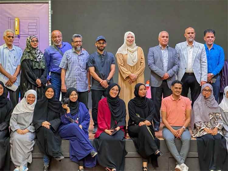 وزير التربية يفتتح المسرح التفاعلي لسينما براڤين أروى بعدن