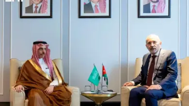 وزير الخارجية يبحث مع نظيره الأردني تطورات الأوضاع في الضفة الغربية وقطاع غزة