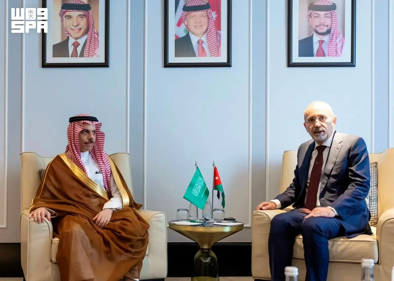وزير الخارجية يبحث مع نظيره الأردني تطورات الأوضاع في الضفة الغربية وقطاع غزة