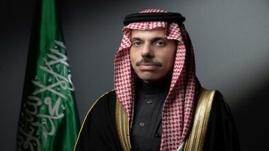 وزير الخارجية يتلقى اتصالاً هاتفياً من نظيره الإيراني