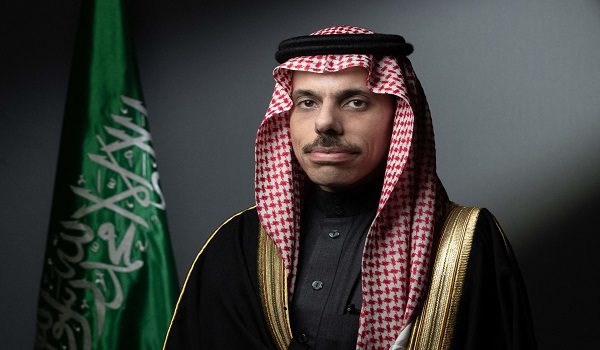 وزير الخارجية يتلقى اتصالاً هاتفياً من نظيره الإيراني
