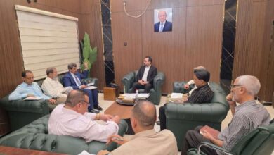 وزير الخدمة المدنية والتأمينات يستقبل فريق الأمانة العامة لمجلس الوزراء لمتابعة تنفيذ قرارات وبرامج الحكومة