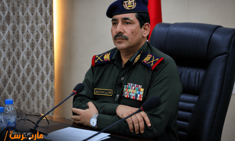 وزير الداخلية: استئناف تصدير النفط قرار سيادي.. ومنظومة أمنية وعسكرية جاهزة لحماية موانئ اليمن