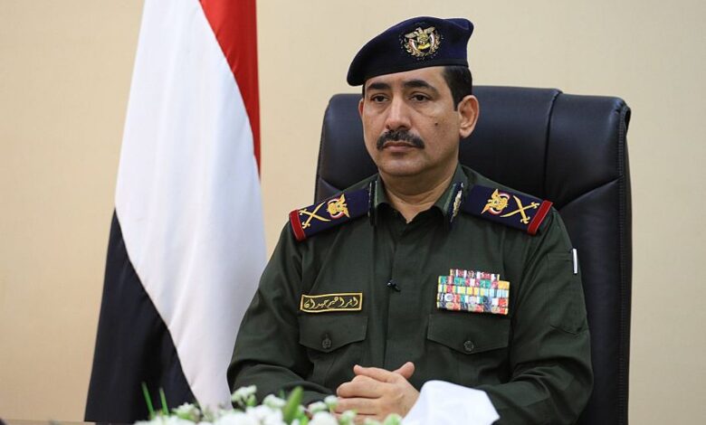 وزير الداخلية يبحث مع القائم بأعمال السفير الأمريكي التعاون في المجال الأمني