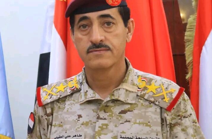 وزير الدفاع اليمني يعلن اعتماد آلية جديدة لصرف رواتب العسكريين ويكشف عن تمرد بعض القادة
