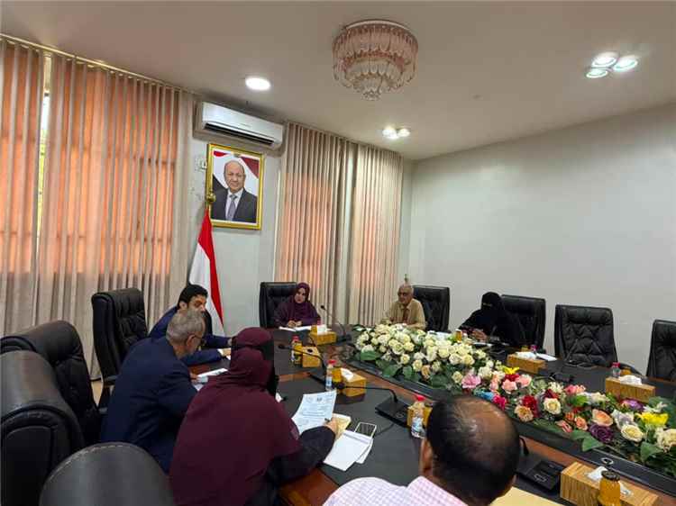 وزير الدولة لشؤون المرأة تلتقي وفداً من الأمانة العامة لمجلس الوزراء لمناقشة أولويات الحكومة للعام 2026