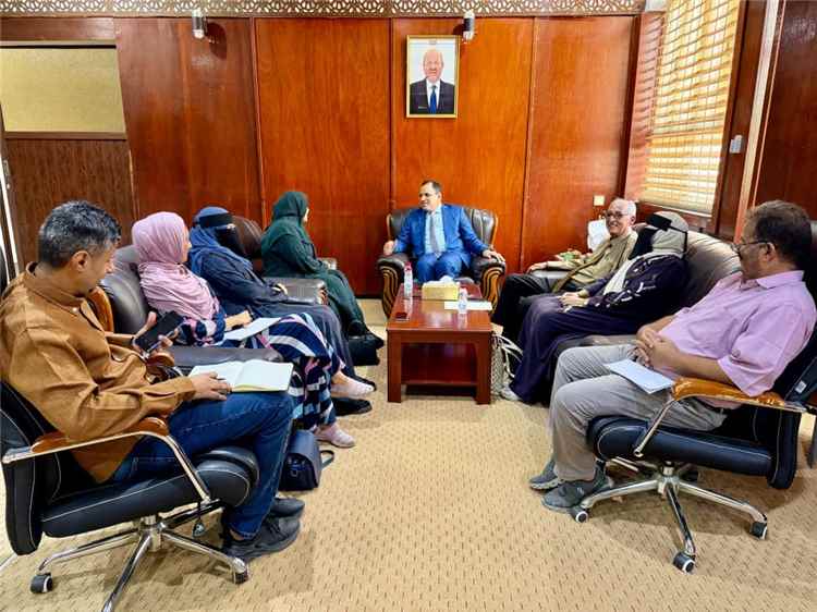 وزير الدولة لشؤون المرأة تناقش مع وزير الزراعة والثروة السمكية أهمية تمكين المرأة في القطاعين الزراعي والسمكي