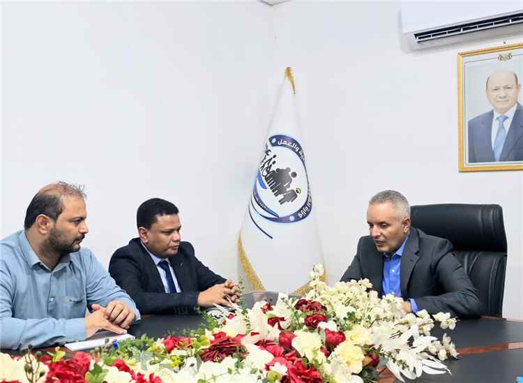 وزير الشؤون الاجتماعية يناقش مع ائتلاف الخير إعادة تأهيل الجمعيات والتعاونيات الزراعية والسمكية
