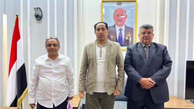 وزير الشباب والرياضة يلتقي أمين عام جامعة المهرة