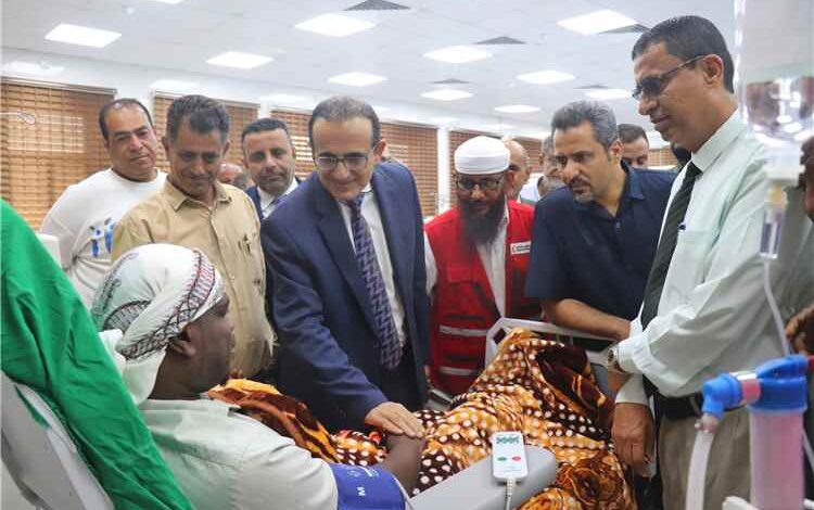 وزير الصحة ومحافظ لحج يدشِّنان مركز الغسيل الكلوي بمستشفى (ابن خلدون) العام بالحَوطَة بدعم قطري