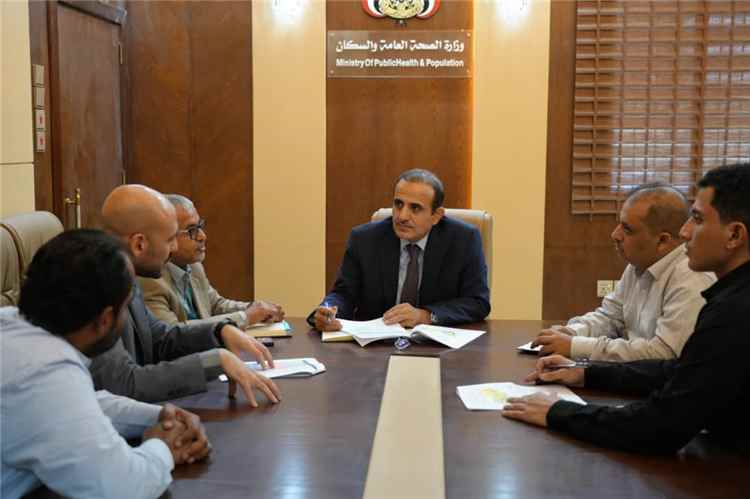 وزير الصحة يبحث مع الخبير الدولي الدكتور محمد رشاد تطوير فرق الطوارئ الطبية الوطنية وتعزيز جاهزية القطاع الصحي للاستجابة للكوارث