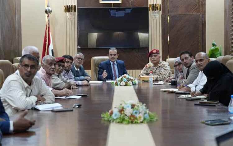 المشهد اليمني - وزير الصحة يرأس اجتماع لجنة طوارئ غرفة العمليات المركزية ويوجه برفع جاهزية القطاع الصحي