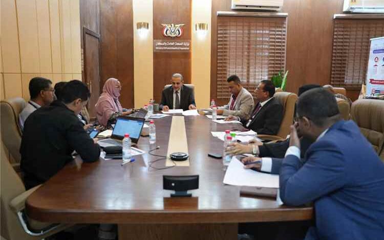 وزير الصحة يرأس اجتماعاً مشتركاً مع منظمة الصحة العالمية لمناقشة مستجدات الأوضاع الوبائية وتعزيز الاستجابة الصحية