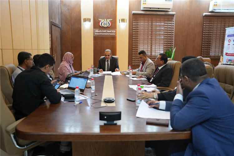 وزير الصحة يرأس اجتماعاً مشتركاً مع منظمة الصحة العالمية لمناقشة مستجدات الأوضاع الوبائية وتعزيز الاستجابة الصحية