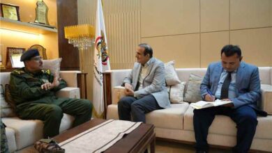 وزير الصحة يناقش مع رئيس مصلحة التأهيل والإصلاح تعزيز الخدمات الصحية للنزلاء ويوجه بتوفير الأدوية المتاحة