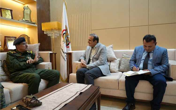 وزير الصحة يناقش مع رئيس مصلحة التأهيل والإصلاح تعزيز الخدمات الصحية للنزلاء ويوجه بتوفير الأدوية المتاحة